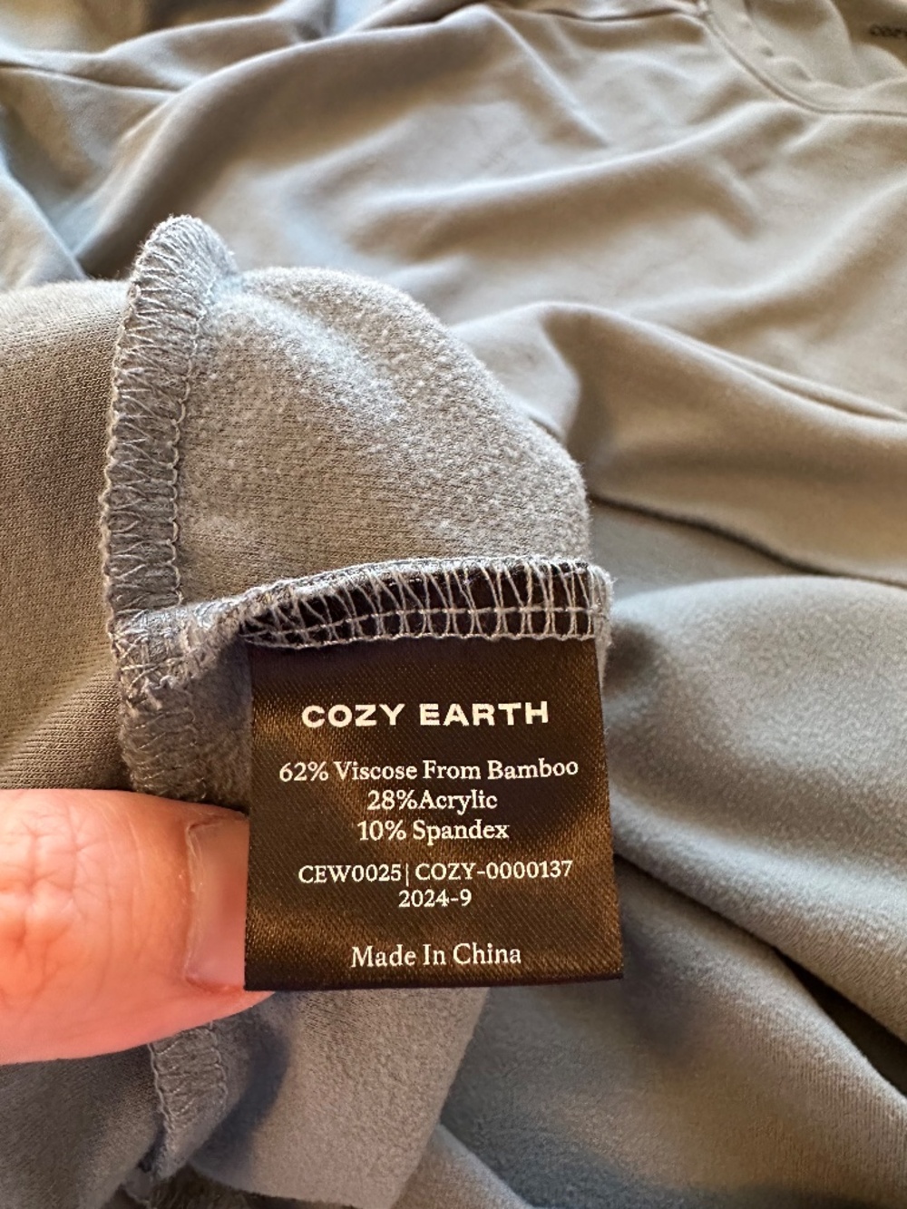 Cozy Earth Brushed Bamboo Pullover Crew in Dawn Blue | Size Medium - Picture 8 of 8